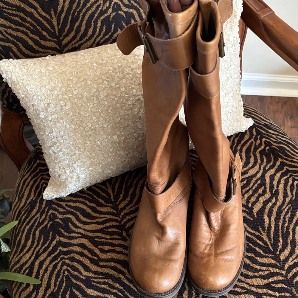Gorgeous Vintage Leather Boots! - Picture 3 of 7